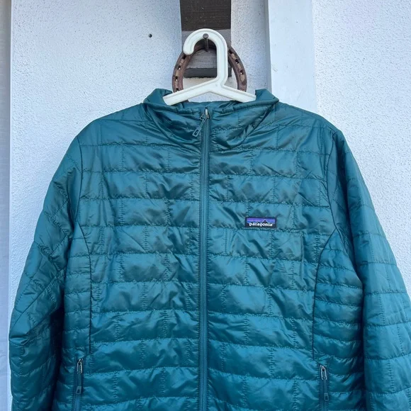 NWOT Women's Patagonia Nano Puff Jacket (XL) - Picture 4 of 4